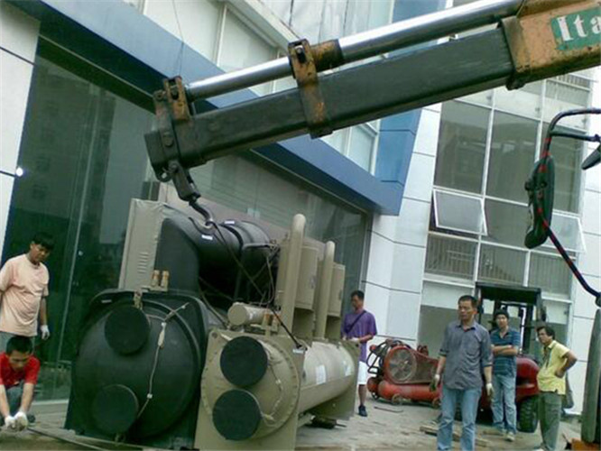 崇川区随车吊和汽车吊的核心区别是什么？哪种更省钱？