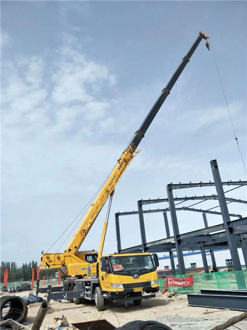 崇川区超高层建筑钢结构吊装案例